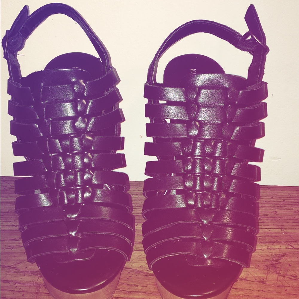 My favorite pair of shoes ❤️.